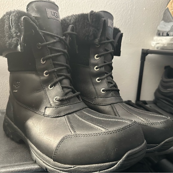 NWT-UGG
Men's Butte Logo Waterproof Leather Snow Boots - Picture 2 of 6